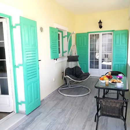 Houses With Balcony And Garden * Καμάρι