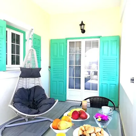 Houses With Balcony And Garden