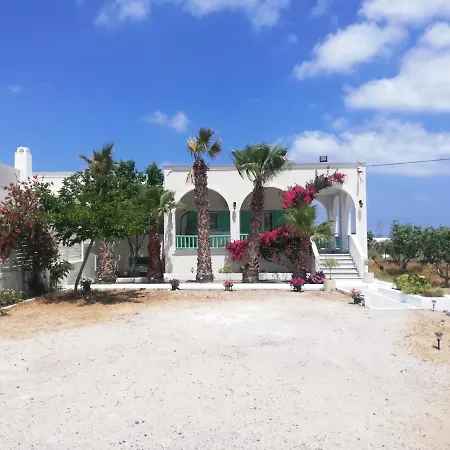 Houses With Balcony And Garden Holiday home