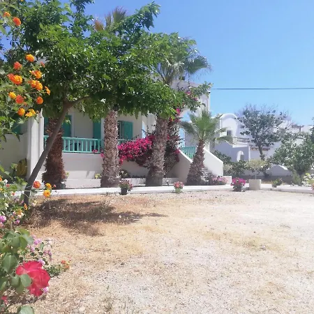 Houses With Balcony And Garden Kamari (Santorini)