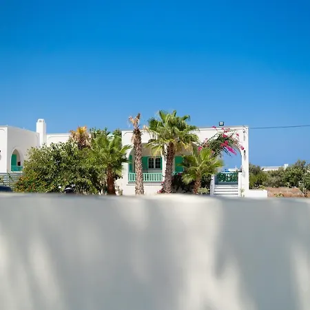 Houses With Balcony And Garden *