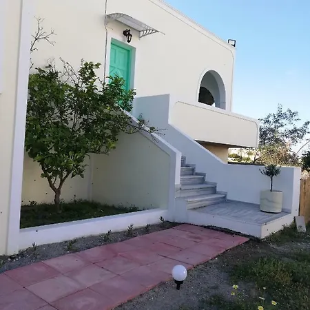 Houses With Balcony And Garden * Καμάρι