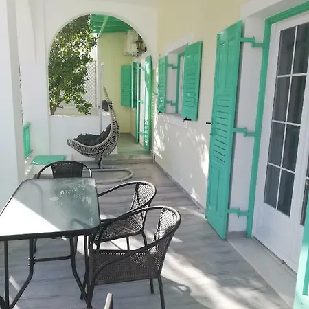 Houses With Balcony And Garden * Kamari (Santorini)